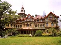 天津私人別墅設計之戶外木平臺花園